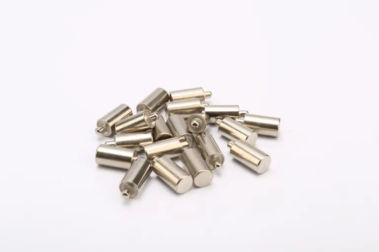 cylindrical-nail-04